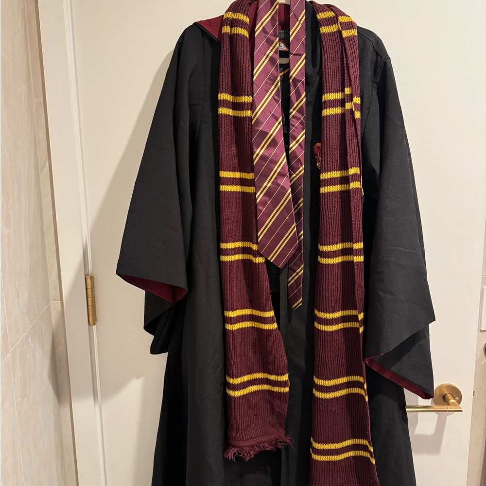 Harry Potter Gryffindor Robe with Scarf and Tie